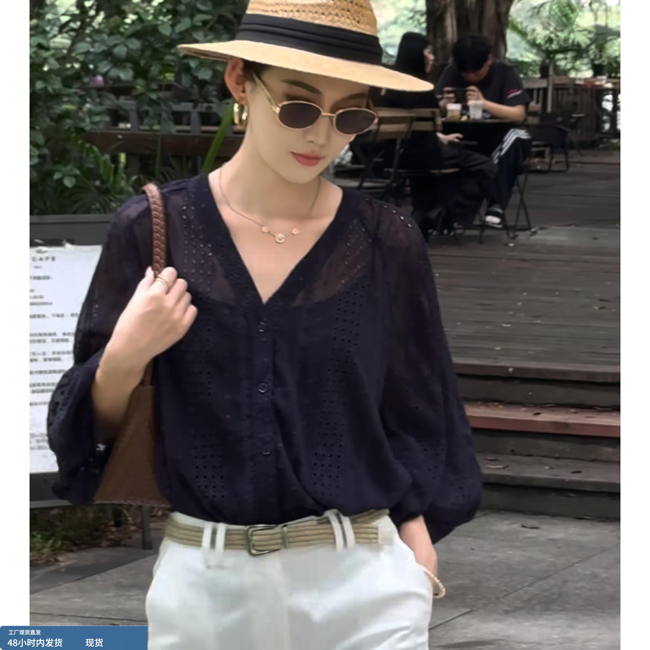 2025年秋季新款法式慵懒风黑色V领镂空长袖衬衫女高级感减龄上衣
