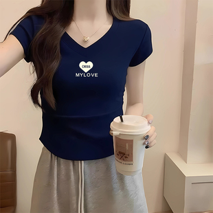 正肩v领短袖 辣妹上衣 t恤女夏设计感收腰褶皱显瘦弧形下摆修身 短款