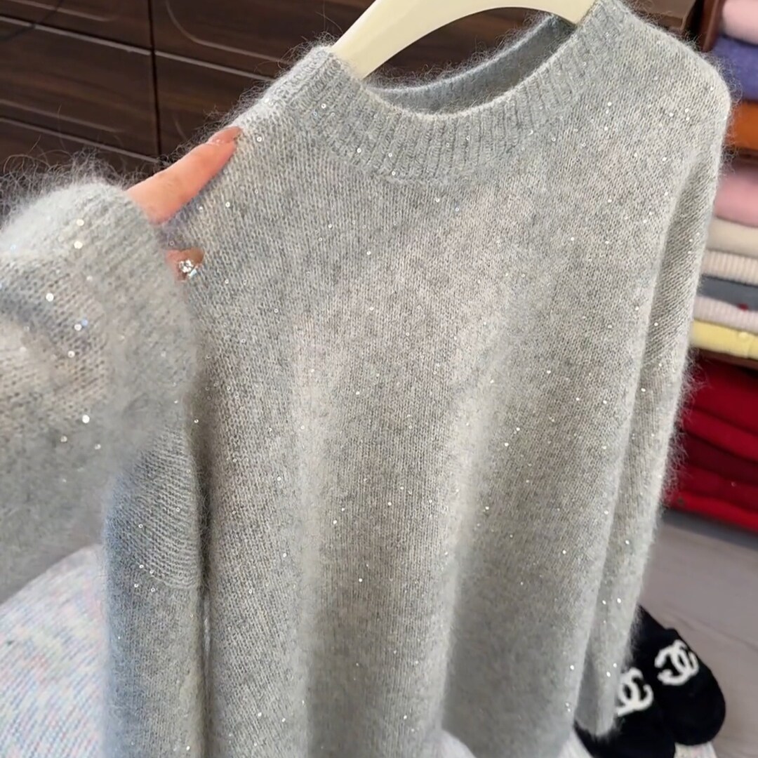 软糯蓬松小亮片圆领落肩袖毛衣女