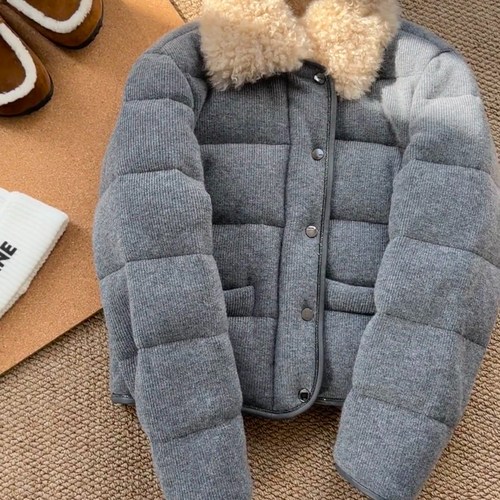 欧货高端独特漂亮毛领棉衣外套女