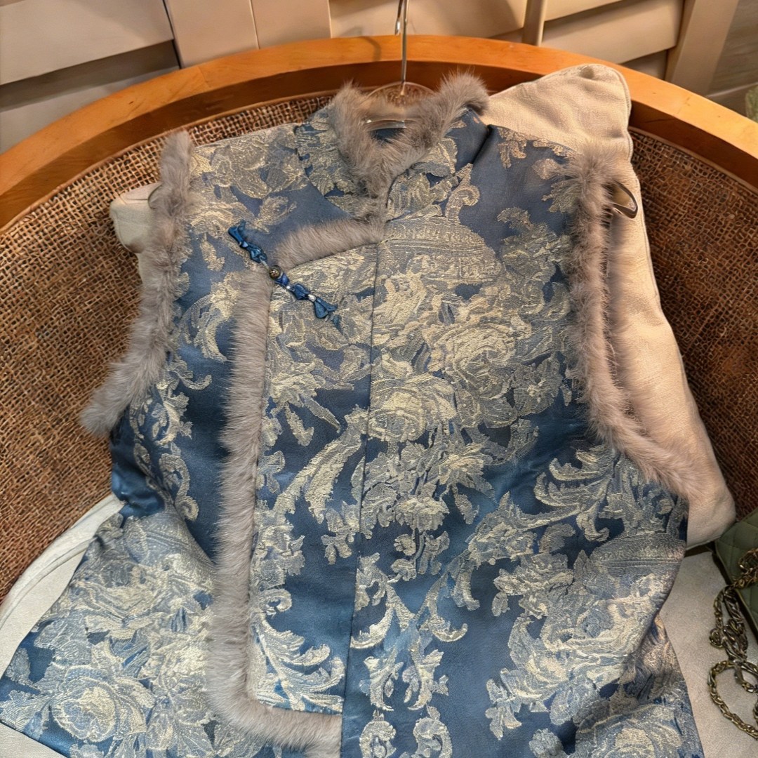 2026新款洋气时髦新中式国风高级感复古保暖加厚叠穿夹棉马甲背心,女装/女士精品,大码内搭,淘宝优惠券,粉丝福利购,淘宝优惠卷