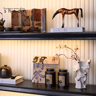 新中式样板间民宿书柜博古架锤纹提梁壶密封罐小屏风软装饰品摆件