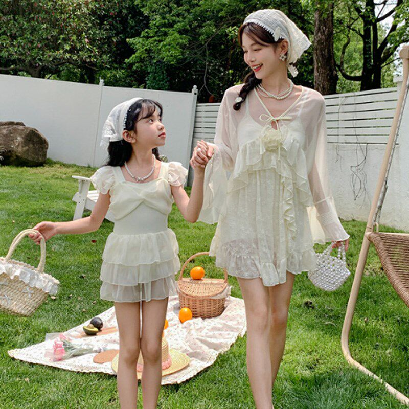 新款韩版白色亲子泳衣母女连体裙式仙女I范公主带罩衫海边度假泳