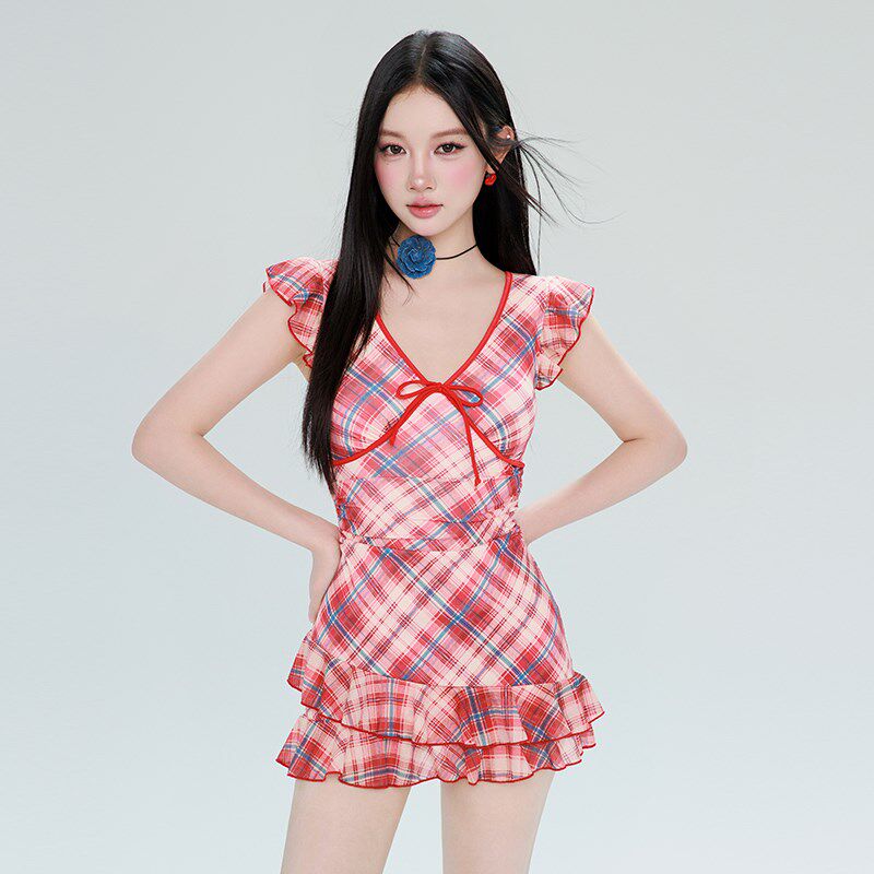 2025新款泳衣女大胸连体裙式保守ins遮肚显瘦学生少女仙女泡温泉