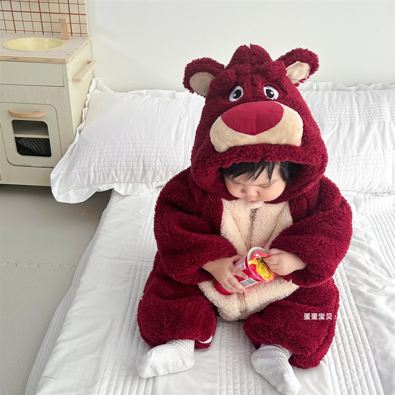 婴儿冬装宝宝衣服连体男女超萌可爱草莓熊加绒外出秋冬季外套洋气