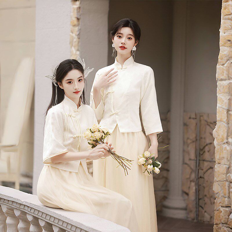 伴娘服新中式香槟色女2024新款复古姐妹团礼服表演裙日常可穿秋冬