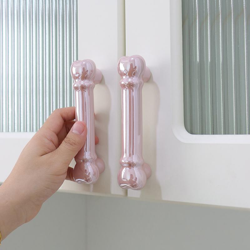 新款奶油风魔法棒衣柜门拉手法式一门到顶柜子抽屉彩色长把手