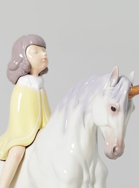 周蓝色蜗牛勇敢的心艺术白马雕塑办公家居饰品