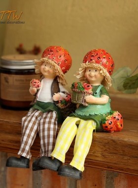 美式花园隔板阳台餐厅摆台草莓吊脚情侣娃娃礼物树脂家居装饰摆件