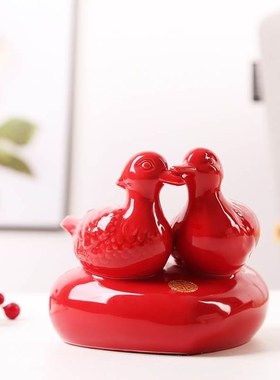 陶瓷鸳鸯摆件一对婚n房结婚礼物订婚送闺蜜实用瓷布置装饰房间新