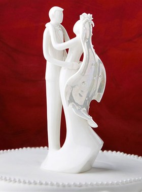 婚庆人物陶瓷工艺品西式结婚蛋糕装饰小人偶婚礼宣誓情侣公仔摆件