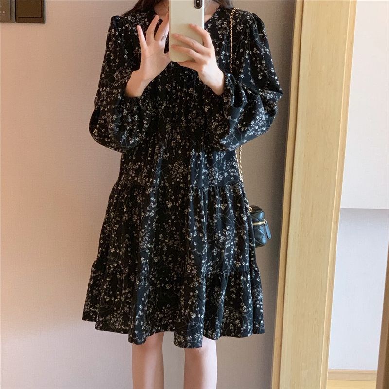 300斤大码女装洋气减龄碎花连衣裙春秋季胖妹妹宽松遮肚中长裙子