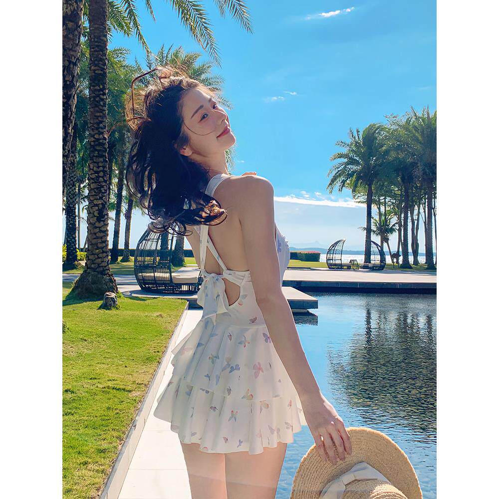 2025新款海边度假女士游泳衣遮肚子露背绝美女款泡温泉泳装高级感