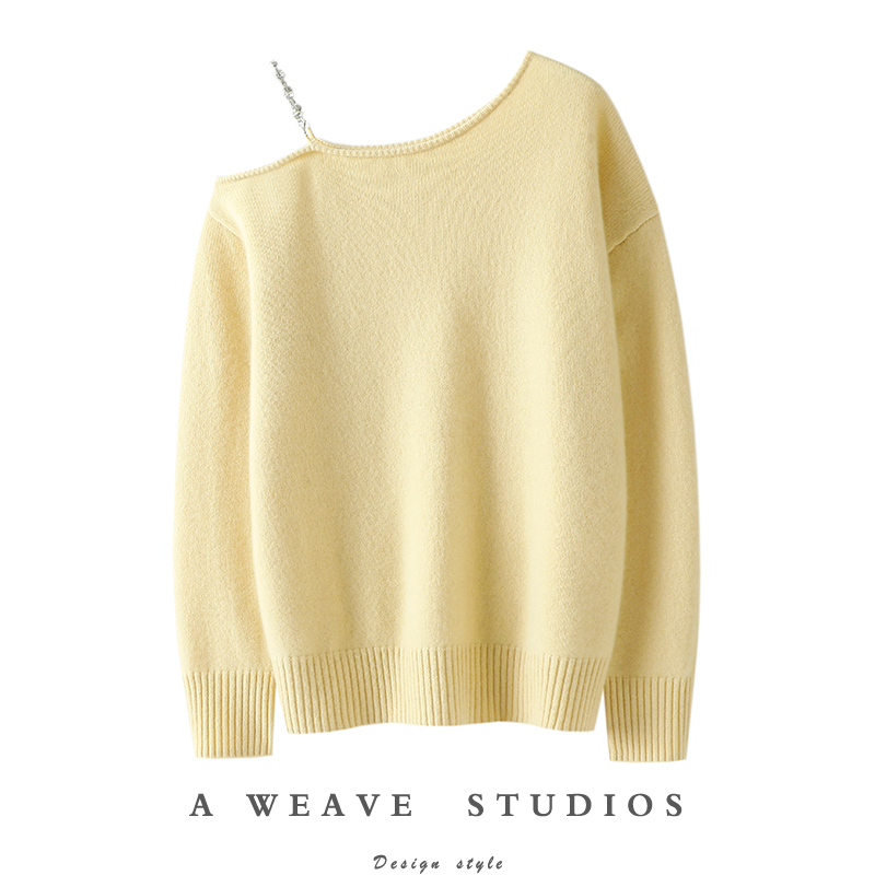 启超个性又酷感!加厚可拆卸钻饰链条纯山羊绒衫大领口露肩毛衣女