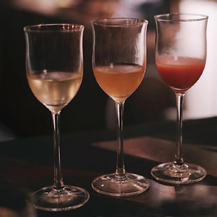 郁金香型闻香杯鸡尾酒杯子 酒吧调酒杯香槟甜酒杯高脚马天尼杯