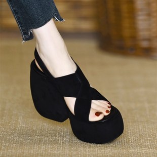 真皮纯色女高跟鞋 9cm厚底凉鞋 时尚 新款 扣带坡跟黑色 女2025年夏季