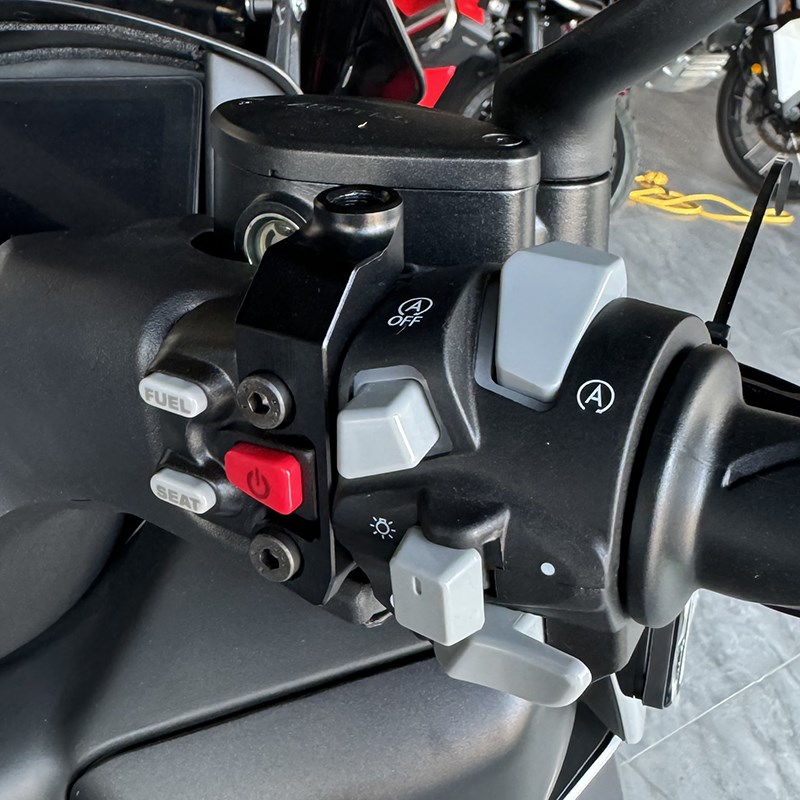 升仕3D/E/M后视镜压码改装踏板车310M倒车镜副手把开关转接码