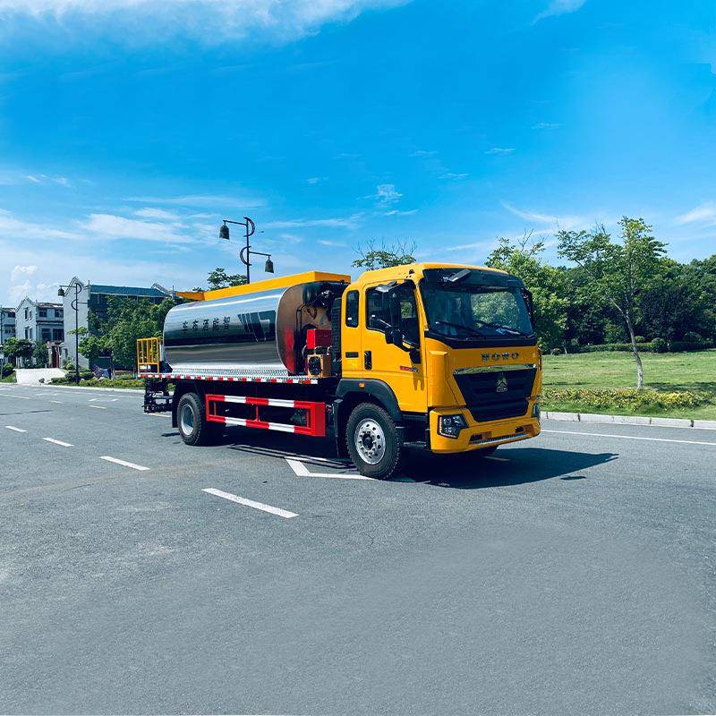 重汽18吨沥青分配器喷淋车沥青撒布车喷射纱手持喷枪