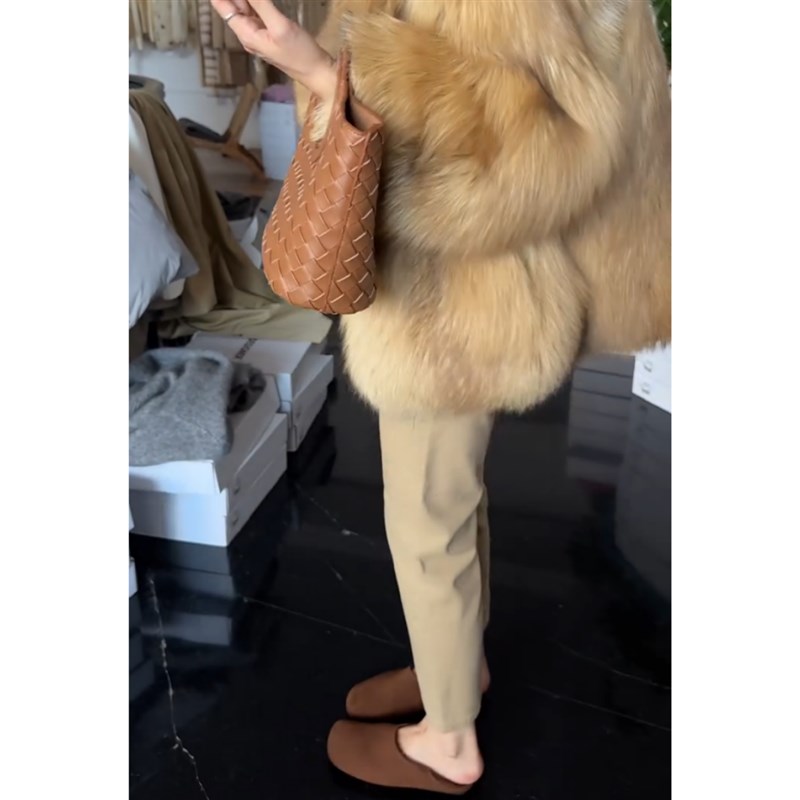 卡其色百搭直筒牛仔裤子女2024年冬季新款加绒高腰显瘦九分烟管裤