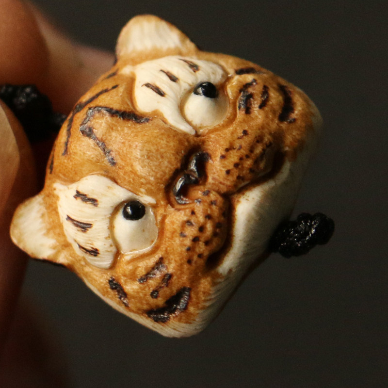 鹿角纯手工精工雕刻虎头丙烯颜料上色手机钥匙挂件把件把玩