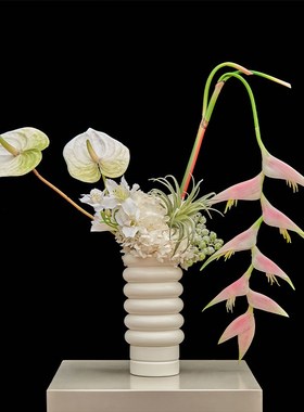 邸高酒店洗漱台花束组合搭配 入户玄关卧室边几花瓶花艺场景展示