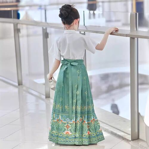 代发国风女童马面裙套装2023新款网红儿童汉服裙子古风休闲唐装