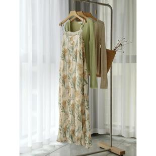 宽松雪纺碎花吊带裙加针织开衫套装两件套女春夏季长款海边连衣裙