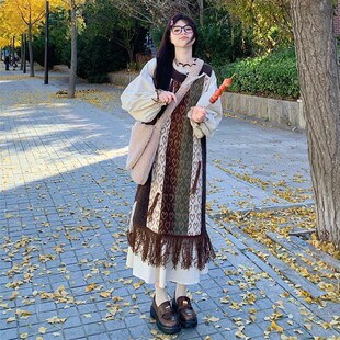 大码女装胖mm米白撞色木耳边领连衣裙+爱心针织背心裙叠穿两件套