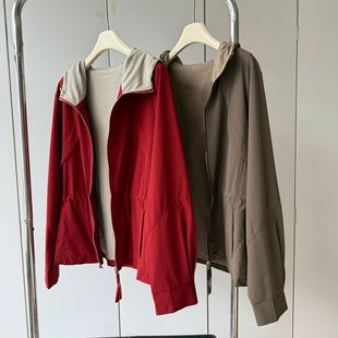 轻盈舒适 含人棉立体剪裁柔软宽松防风保暖连帽外套女 腰部抽绳