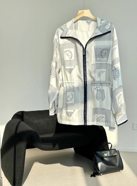 木巨2.99W+！意大利轻奢LP2025秋新款腰间抽绳印花连帽拉链外套女