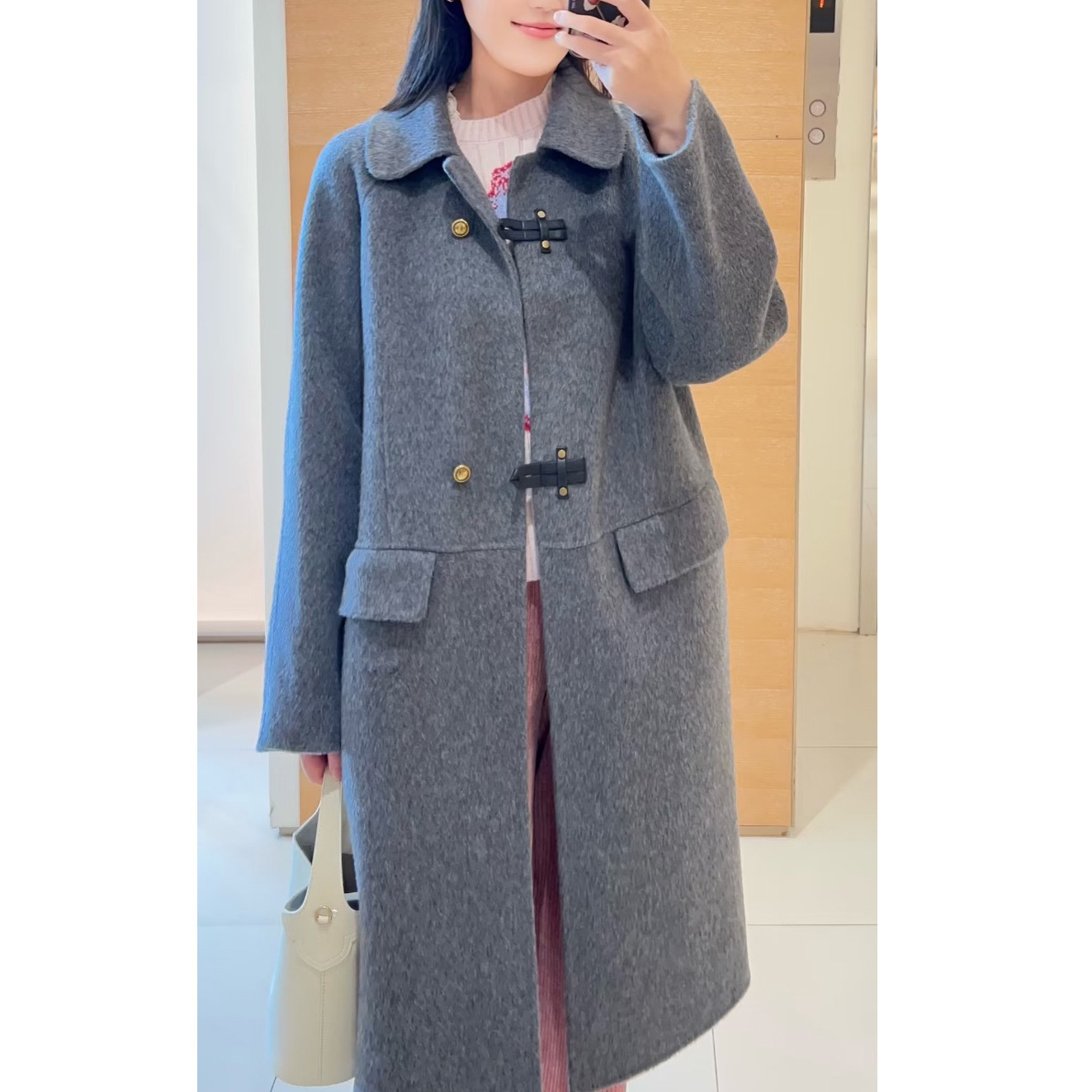 柜4600+！2025秋冬季新款女装羊毛羊绒复古翻领长款毛呢大衣外套