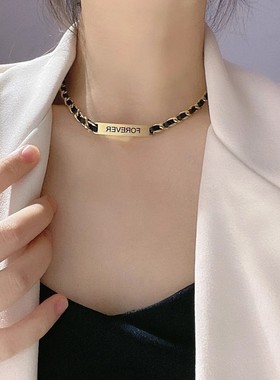 小众设计感皮质拼接字母钛钢项链