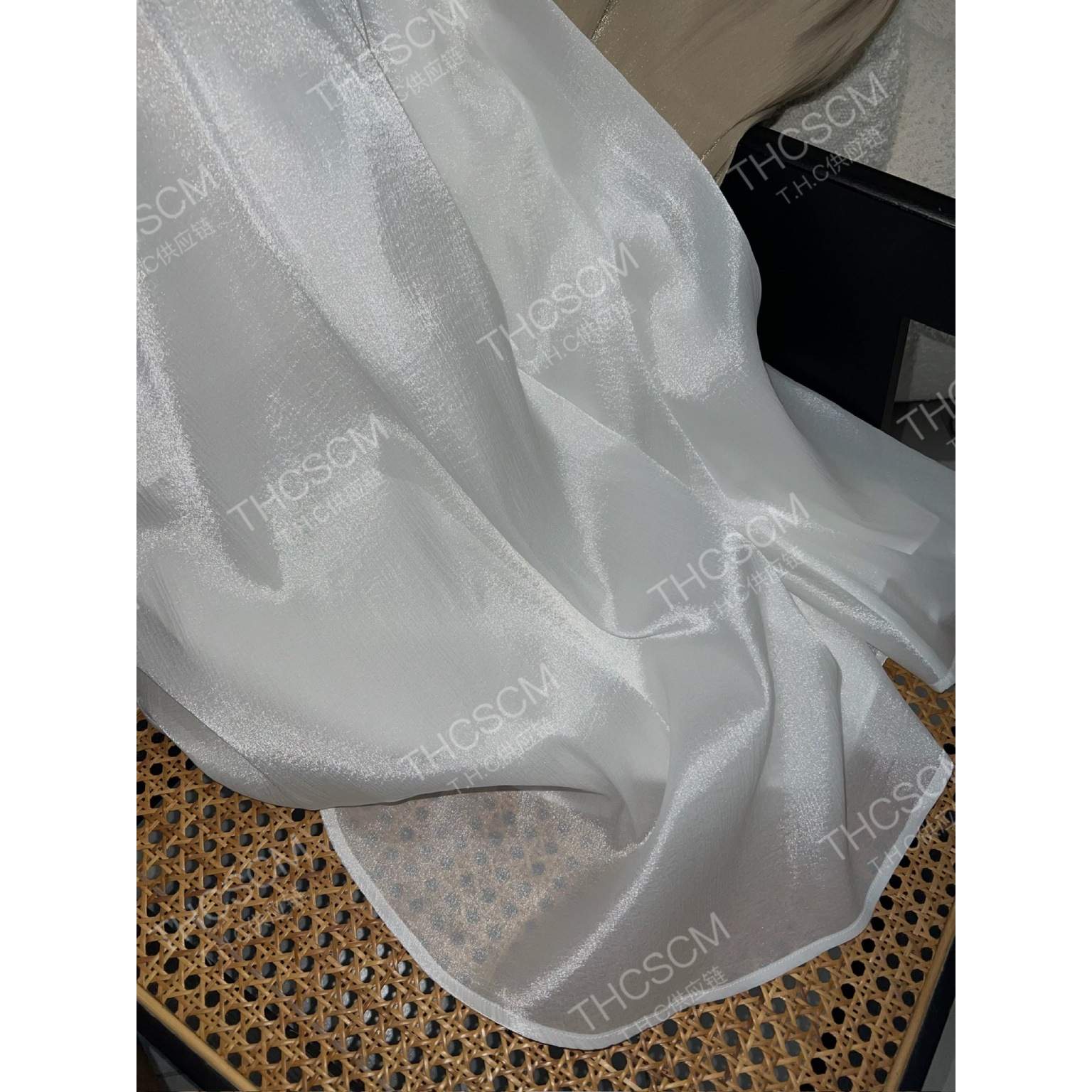 25早秋新款 ZZ欧根纱微绉肌理感莹润微光立体精裁伞裙松紧腰半裙