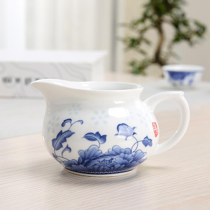 青瓷公道杯功夫茶具茶海分茶器茶水分离杯匀杯白瓷盛茶