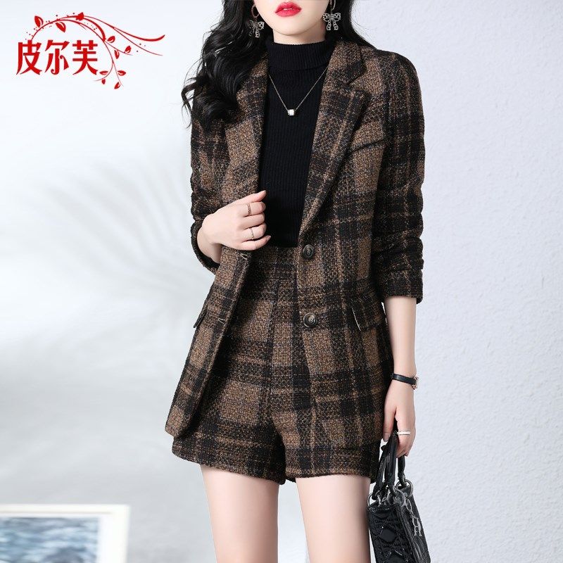 毛呢格子小西装外套女装2024秋冬新款高级感气质职业西服短裤套装