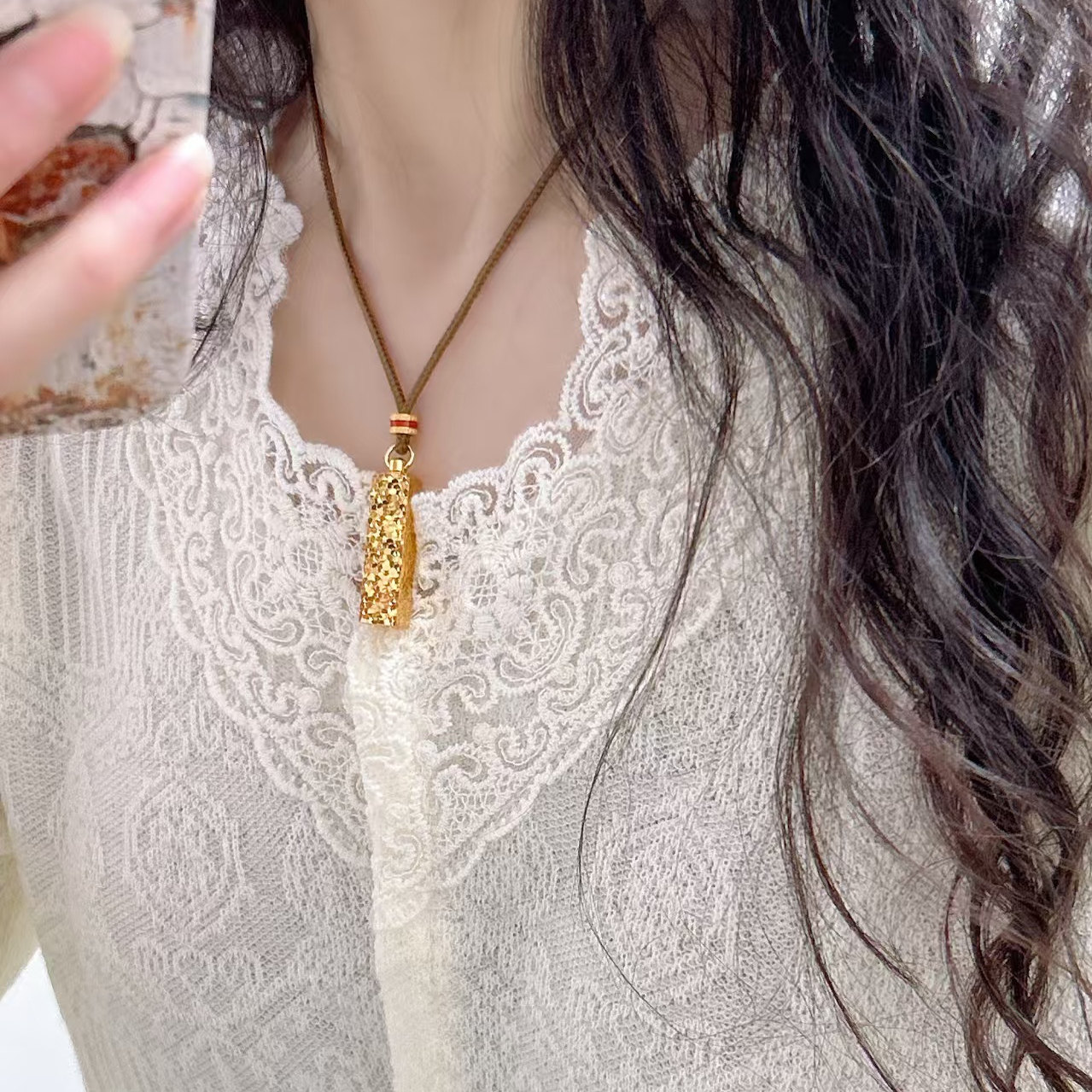 CaldiceKris品牌 爆闪碎碎冰四方来财金色实心吊坠女时尚轻奢项链