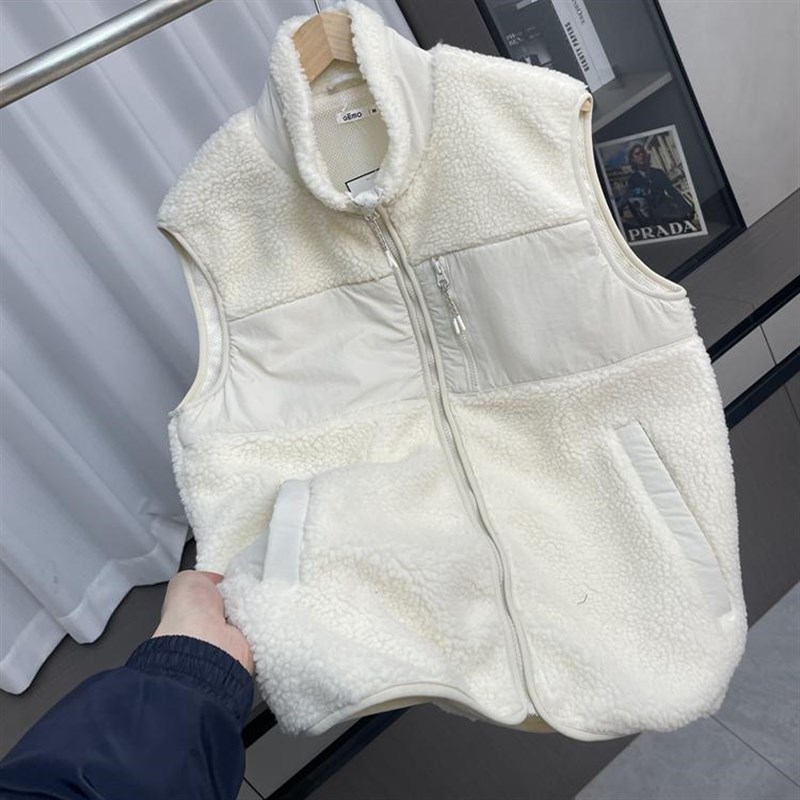 多国尾单 轻量户外羊羔绒保暖立领马甲 秋冬男女情侣休闲背心外套