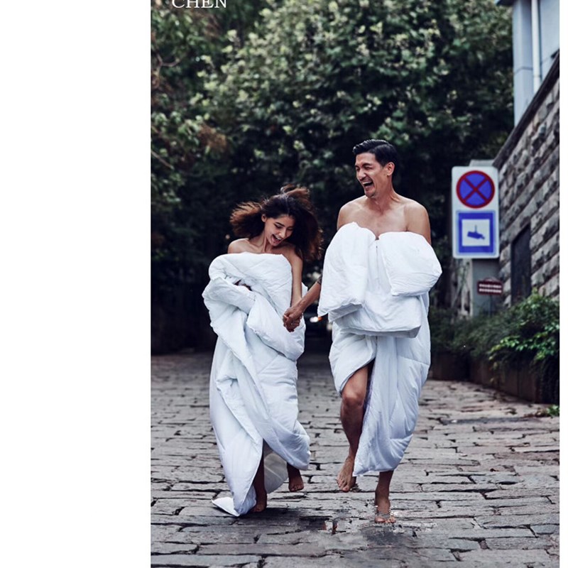 创意新款婚纱摄影海边拍照道具抱枕简约欧式旅拍情侣道具白色被子