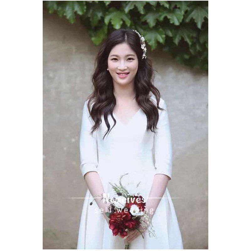 大码缎面婚纱V领200斤胖MM简约修身显瘦加大加肥中长款旅拍出门纱