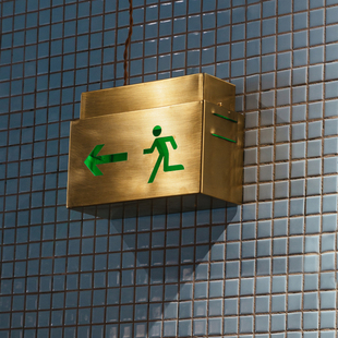 蘑菇空间 复古安全出口灯箱LED疏散指示灯镂空金属EXIT应急导向灯