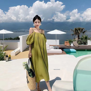 2024新款露肩法式连衣裙高级感夏季宽松吊带一字肩短袖绿色长裙女