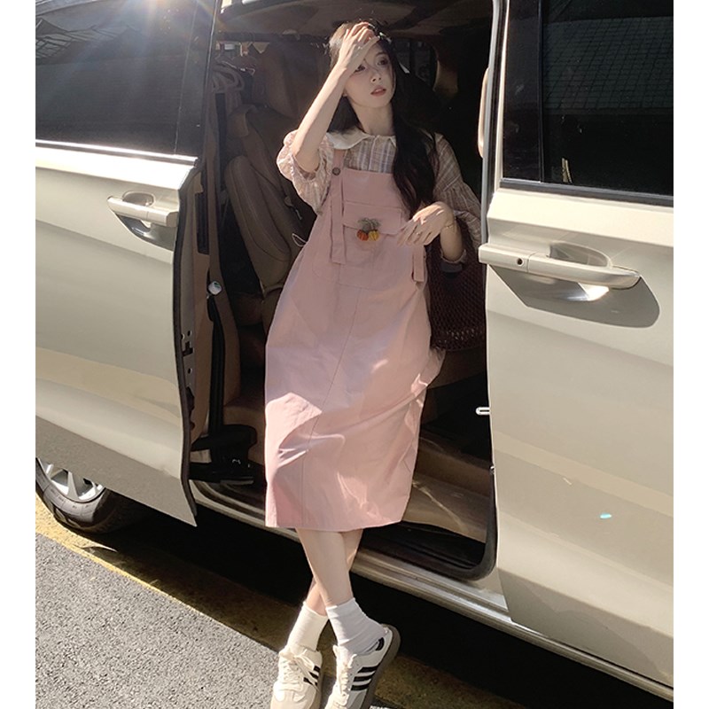 大码女装2024胖mm显瘦套装复古娃娃领格纹衬衫+设计感抽绳背带裙