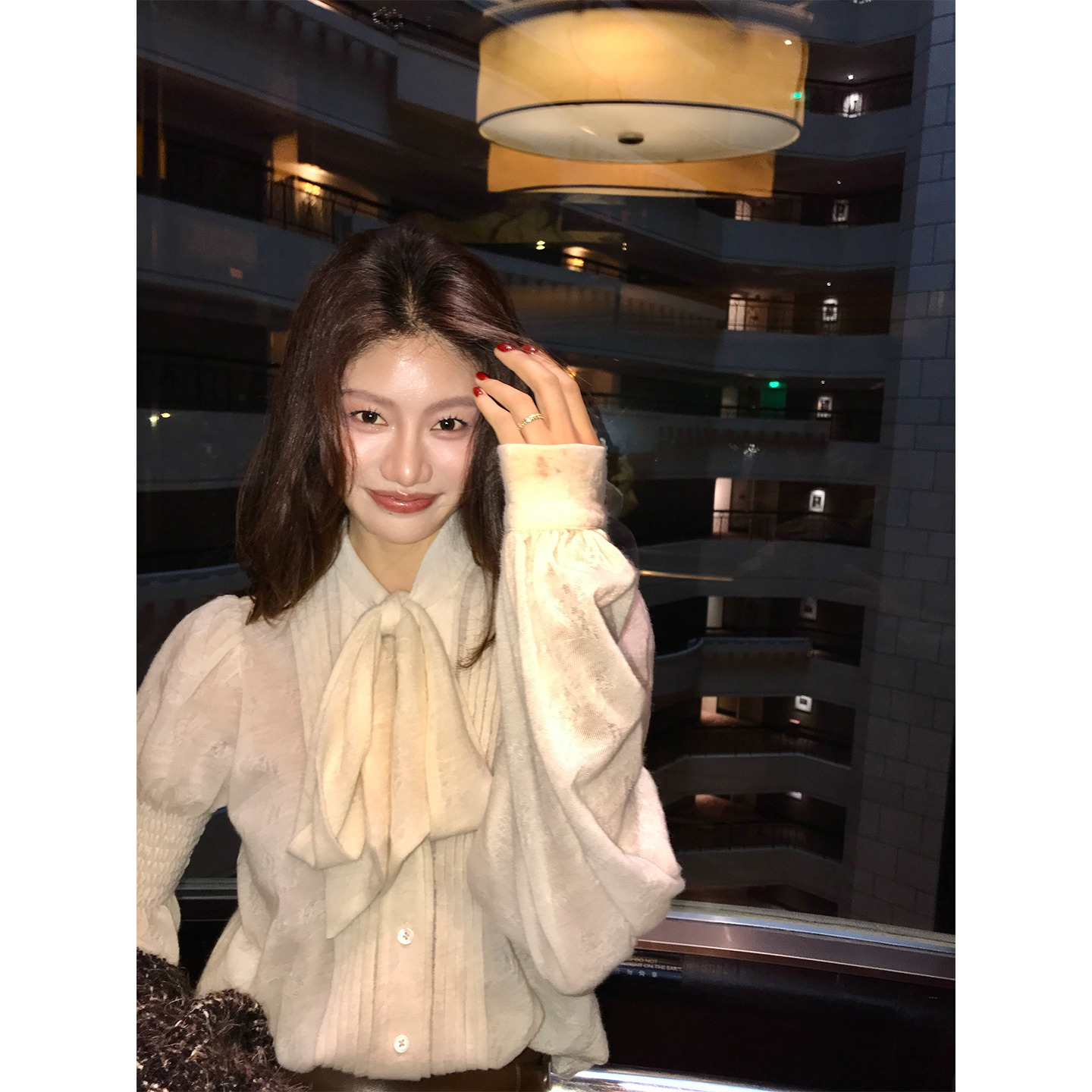 Alone Savor龙喜儿 温柔赫本风羊毛小衫飘带领灯笼袖女士上衣T207