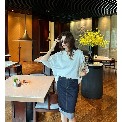 【ALONESAVOR】龍喜儿 T恤女v领五分灯笼袖休闲宽松百搭上衣183