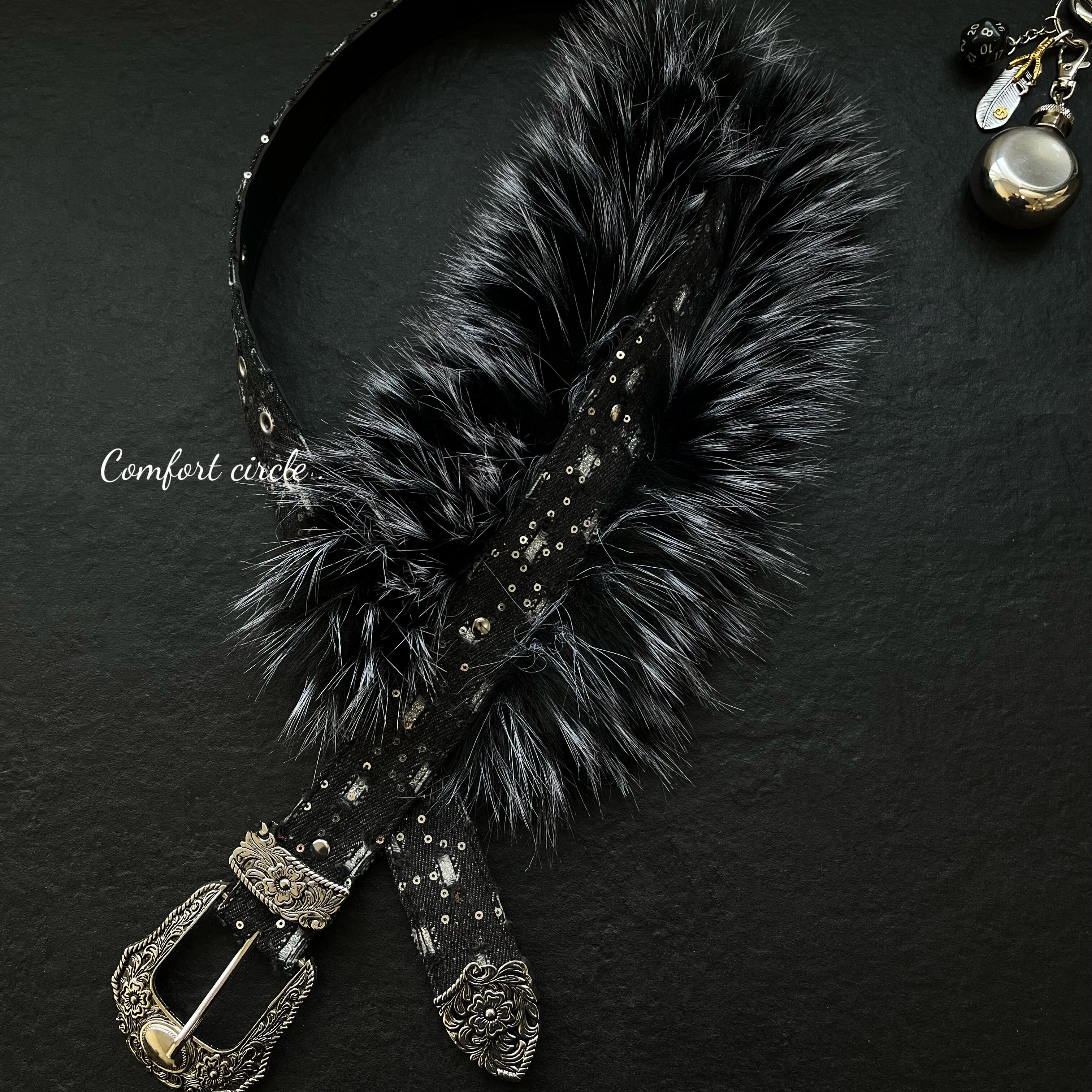 洛默亮片破洞腰带女款宽配牛仔裤设计感小众时尚百搭毛毛装饰皮带