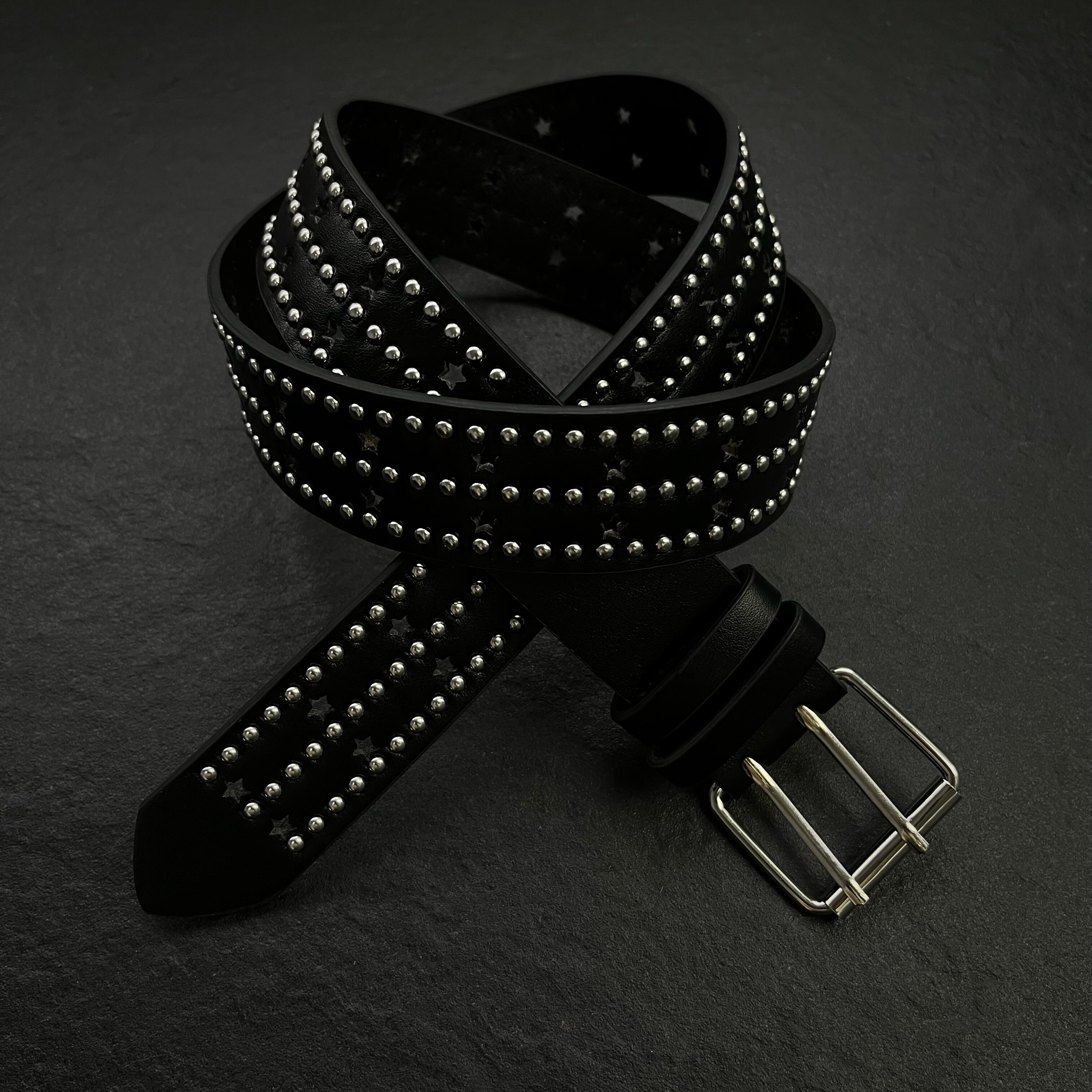 洛默半夏铆钉朋克星星黑色腰带免打孔ins男女同款设计感小众皮带