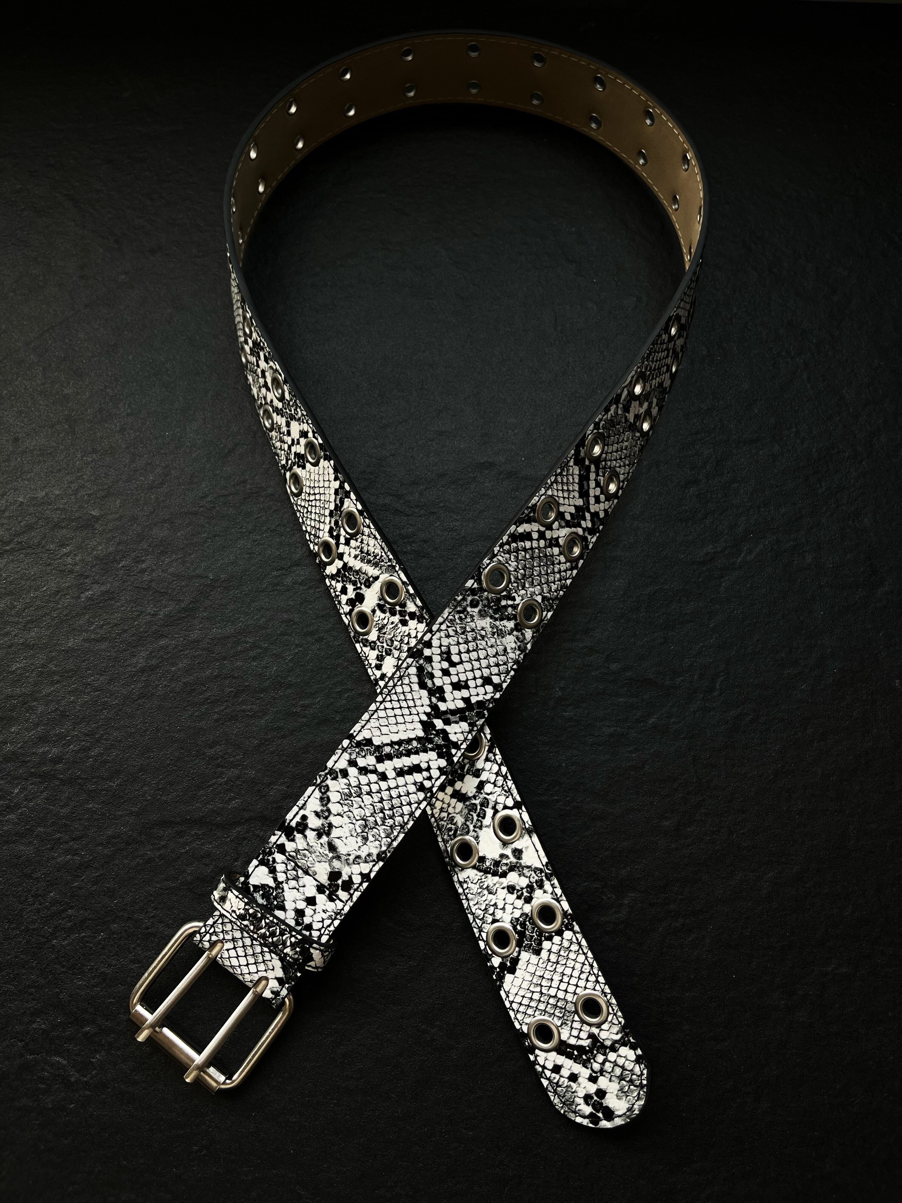 thumbnail for Lomer Banxia Vintage Vintage Snake Rivet Black & White Punk Belt Niche Original Everyday Commuter Belt