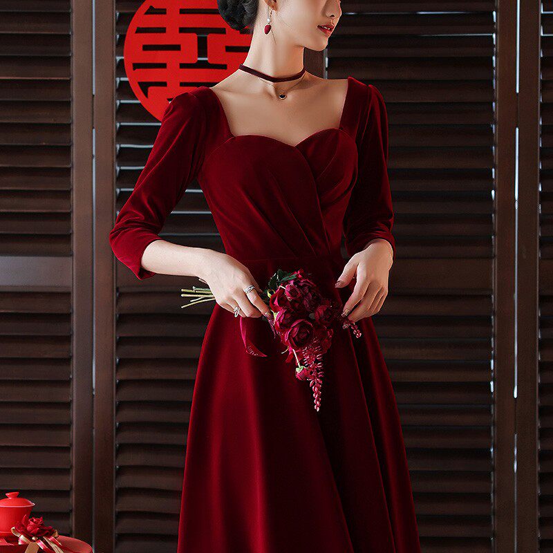 丝绒敬酒服新娘2021新款小个子显瘦订婚连衣裙结婚礼服长袖秋冬季