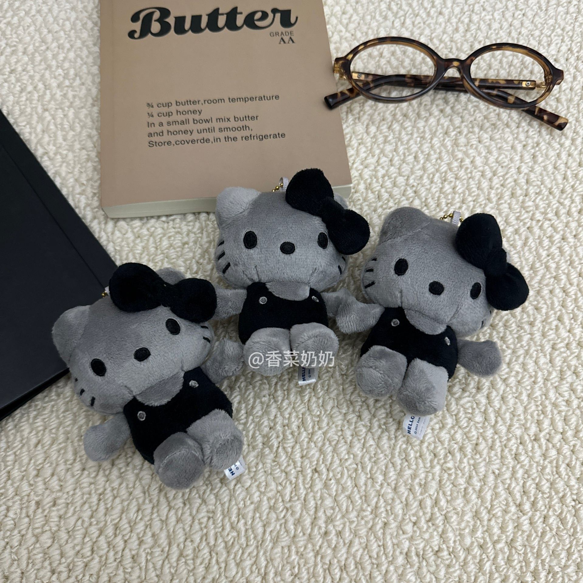 黑灰kt包包挂件碳灰限定款