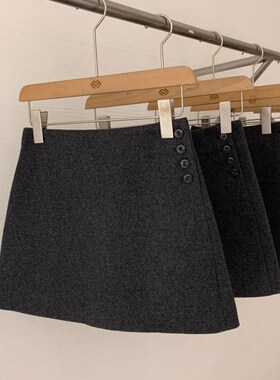 毛呢半身裙秋冬款2l024高腰显瘦小众灰色羊毛大码冬季包臀a字裙子